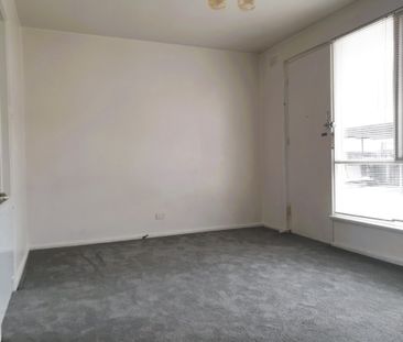 Ground Floor One Bedroom Apartment in a Prime Central Location - Photo 5