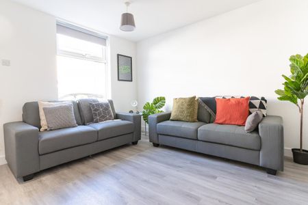 Stansted #23 - Photo 3