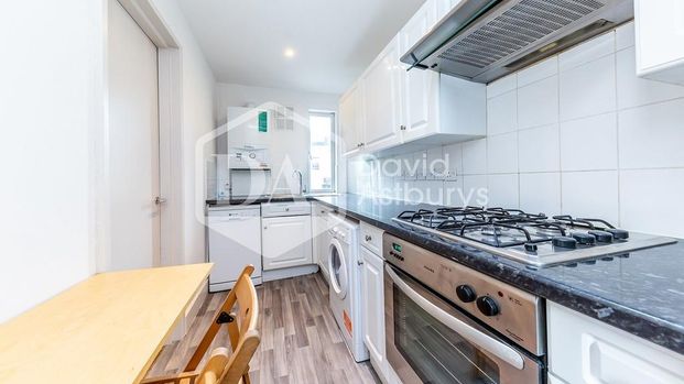 Studio to rent - Photo 1