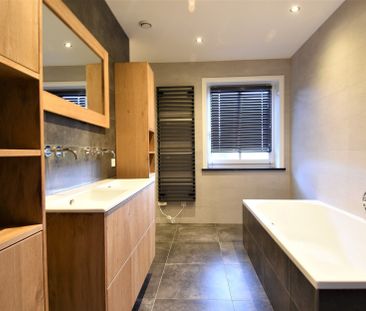 Instapklare recente woning met 4 à 5 slaapkamers en fantastisch uit... - Photo 3