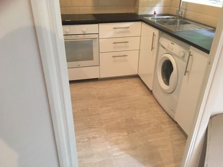 Studio Flat, Willoughby Mews, N17 - Photo 3