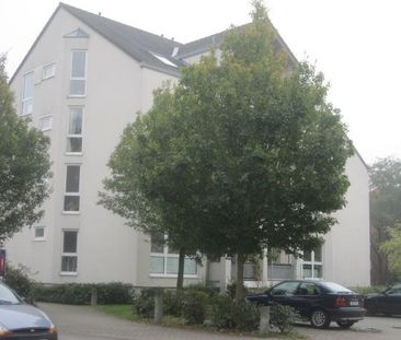 Hoch hinaus zum kleinen Preis: gemütliches Nest unter dem Dach - Photo 1