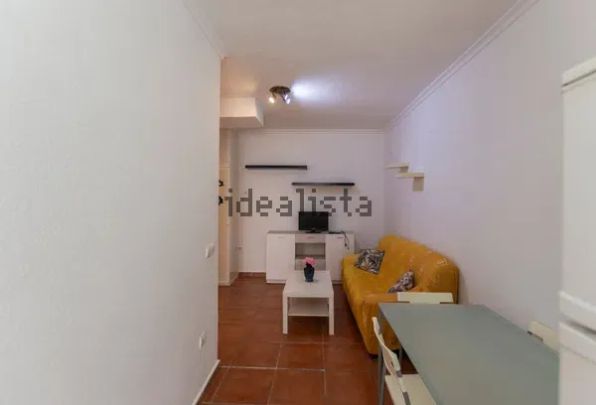 Alquiler de piso en Calle Calderón de la Barca - Photo 1