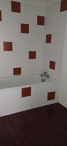 Location Appartement 3 pièces 79m² SAUMUR 49400 - Photo 2