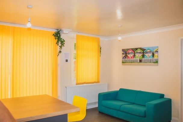 1 bedroom in a house share to rent - Photo 1
