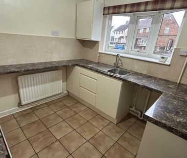 3 bedroom semi-detached house to rent - Photo 6