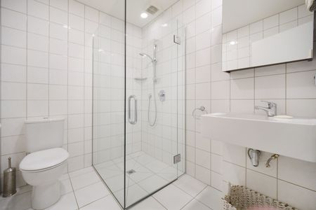 Upmarket Three-Bedroom Home Parnell - Photo 3