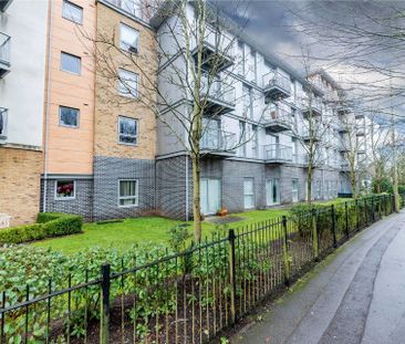 Brand House, Coombe Way, GU14 - Photo 2