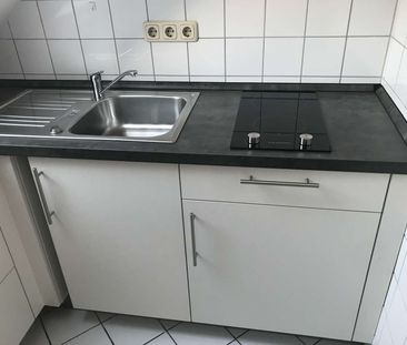 Gemütliche Dachgeschosswohnung gegenüber Gruga-Park! - Photo 1