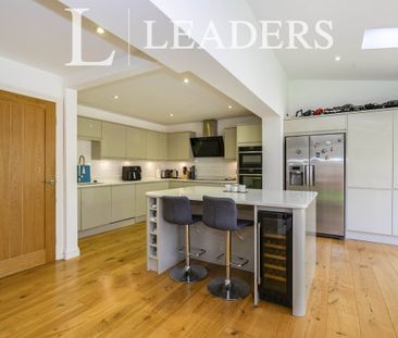 Sparrow Way, Burgess Hill, RH15 - Photo 1