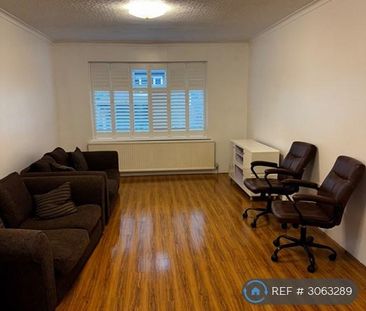 3 bedroom detached house to rent - Photo 2