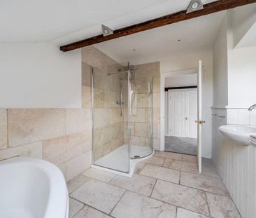 3 bedroom flat to rent - Photo 6