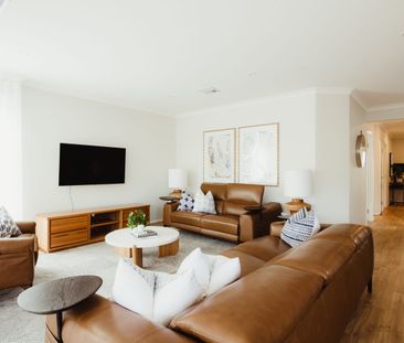 Space, Style and Convenience - Photo 3