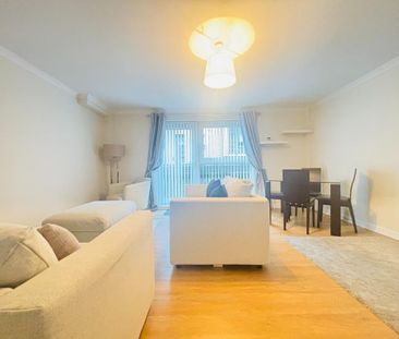 2 bedroom flat to rent - Photo 2