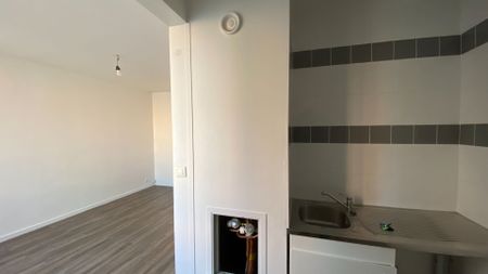 Appartement a louer Aubervilliers - Loyer €650/mois charges comprises ** - Photo 3