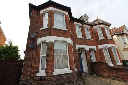 Westridge Road, **student Apartment** Student Apartment **, Southampton, SO17 - Photo 3