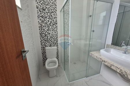 Amplo 2/4 em prédio com elevador e garagem - Foto 5