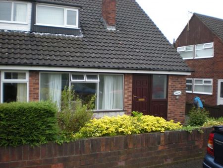 4 Bedroom Semi-Detached Student House - Photo 2