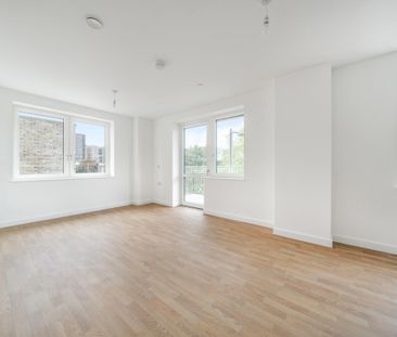 St Pauls Road, Barking, London, IG11 - Photo 4