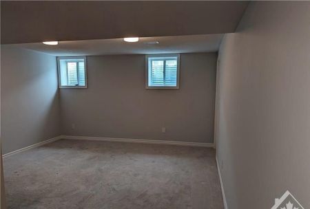 For Lease - 671 Allied Mews, Stittsville - Munster - Richmond, Ontario - Photo 2