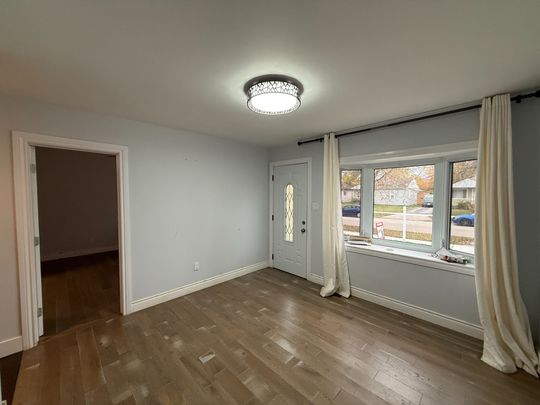 For Lease - 1710 Balfour Boulevard, Windsor, Ontario - Photo 1