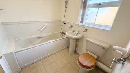 1 bedroom semi-detached house to rent - Photo 5