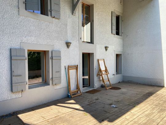 7-room apartment with deck terrace and 2 parking spaces in Vésenaz - Photo 1