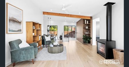 Experience the perfect luxury five-bedroom home in Balgowlah Heights! - Photo 2