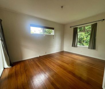 Great space and convenience in Te Atatu South - Photo 2