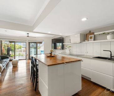 Waterfront Living in the Heart of Mermaid Waters - Photo 6