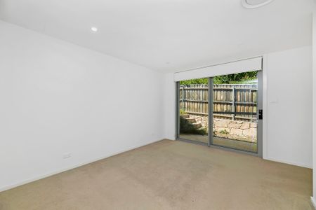 3/23 Gatton Street, Farrer. - Photo 5