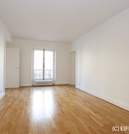Appartement • Saint Philippe du Roule - Photo 2