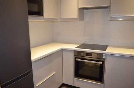 Woodcote Road, Wallington, SM6 - Photo 4