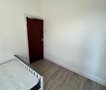 Room in a Shared House, Brownhill Road, SE6 - Photo 6
