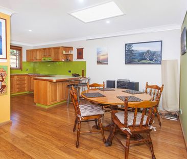 Vibrant Townhouse In Ideal Location - Photo 3