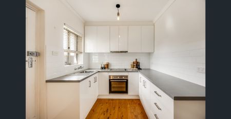 Discover Comfort and Convenience in This Charming Maylands Unit! - Photo 5