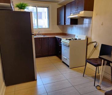 3 ½ SPACIEUX & BIEN ENTRETENU - Photo 1