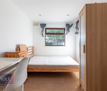 Lower House Crescent, - Photo 5