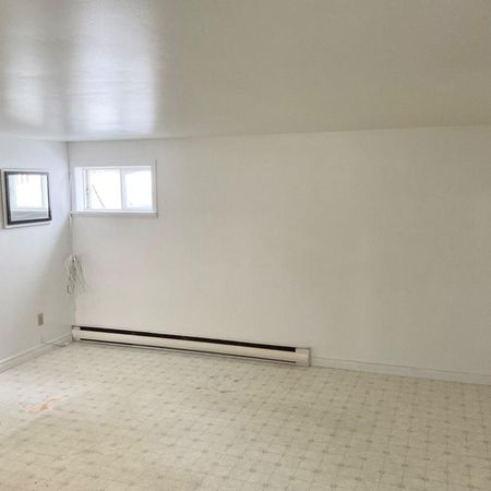 3 1/2 L’Islet-sur-mer libre 1er juillet 2026. - Photo 4