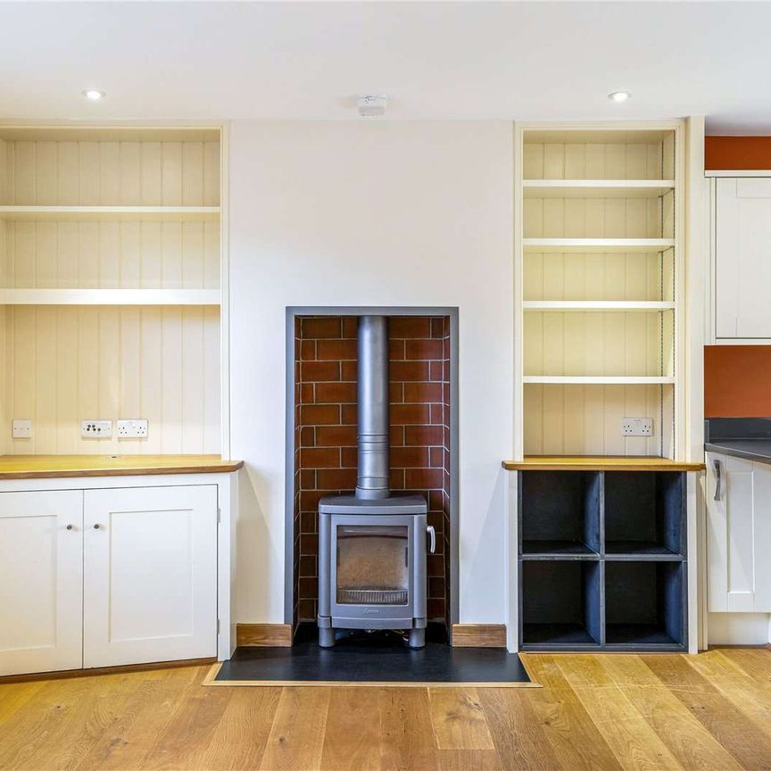 A modern two bedroom home - Photo 1