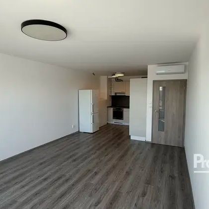 Pronájem bytu 2+kk 54,2 m - Fotografie 1