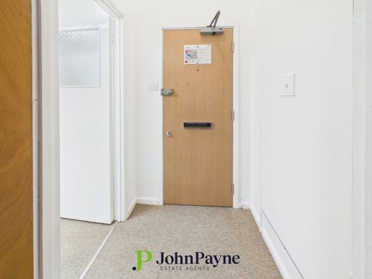 Kenilworth Court, Styvechale, Coventry, CV3 6JA - Photo 1
