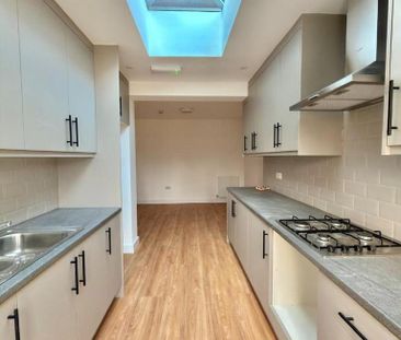 5 bedroom end of terrace house to rent - Photo 5