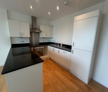 Clarendon Road, Watford - Photo 3