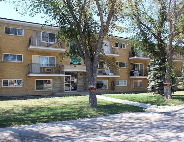 Ret 4100 | 4100 Retallack Street, Regina - Photo 1