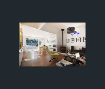 Beautifully Renovated Rozelle Home with Exceptional Outdoor Living - Photo 2