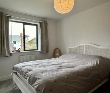 3 bedroom semi-detached house to rent - Photo 5