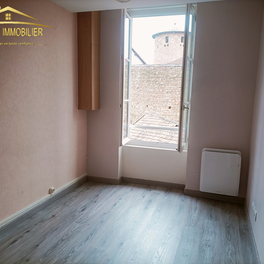 CHARLIEU T2 RUE DES MOULINS - Photo 1