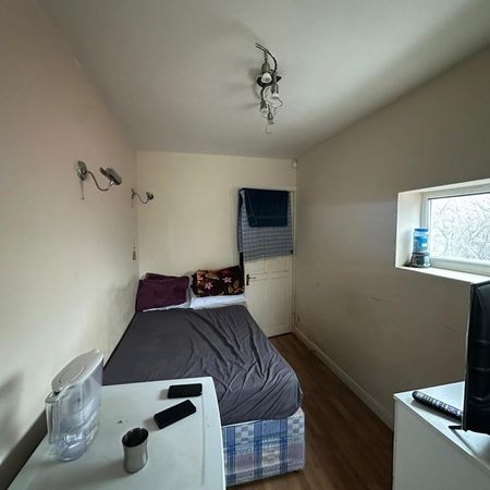 1 bedroom semi-detached house to rent - Photo 3