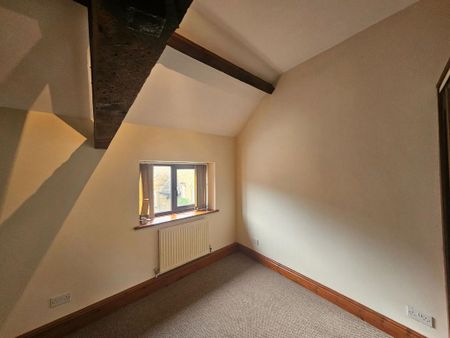 2 bedroom character property to rent - Photo 5